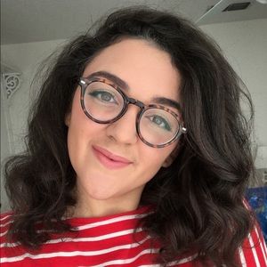 Meet your Posher, Madeline